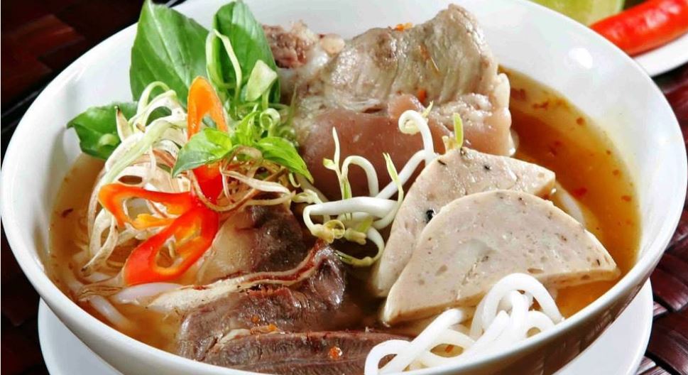 Bún bò Huế - Mụ Rơi