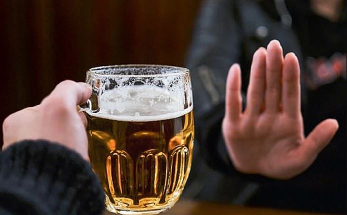 Không dùng bia, rượu: Cách kiểm soát huyết áp an toàn