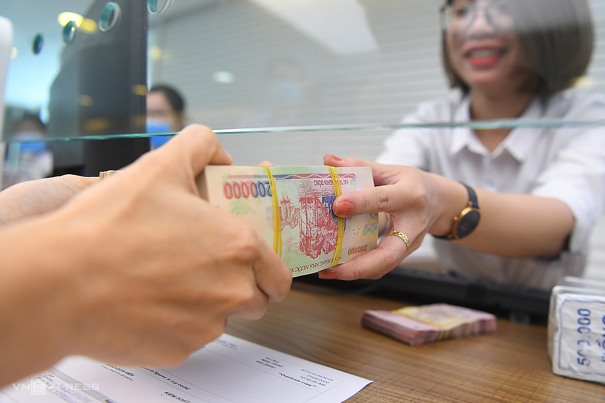 Lựa chọn ngân hàng phù hợp giúp người dân gửi tiết kiệm an toàn và hiệu quả