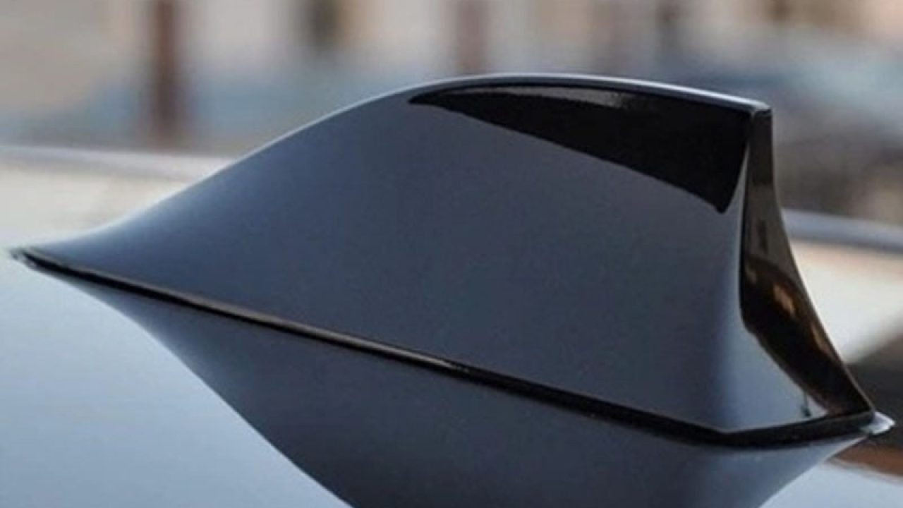 Ăng ten ô tô gồm loại cơ bản và loại hình dáng vây cá mập Ăng ten ô tô gồm loại cơ bản và loại hình dáng vây cá mập