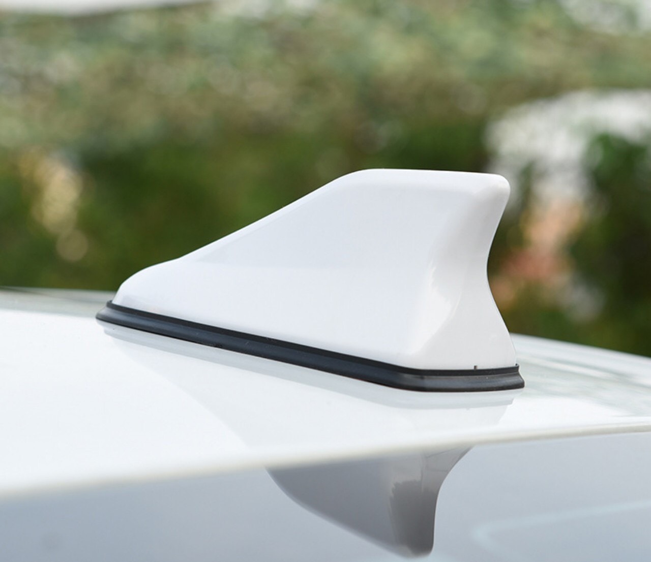 Công dụng Ăng ten ô tô giúp giảm nhiễu sóng điện từ Công dụng Ăng ten ô tô giúp giảm nhiễu sóng điện từ